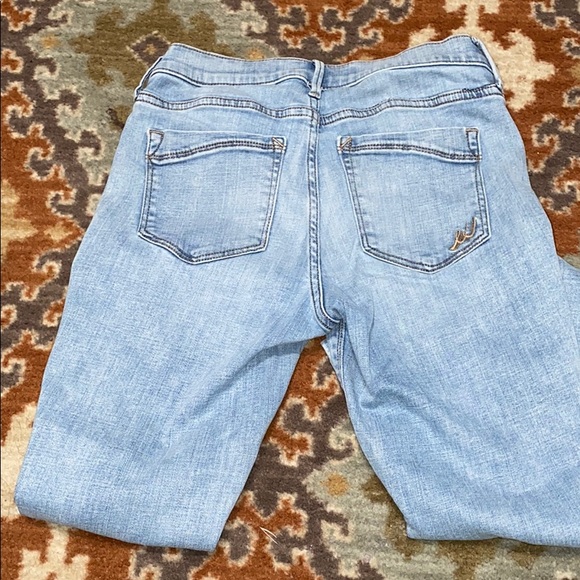 Express - Picture 2 of 5